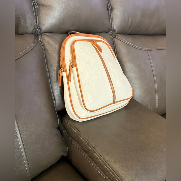 Valentina Cream and Tan CONVERTIBLE Backpack NWT - Picture 4 of 8
